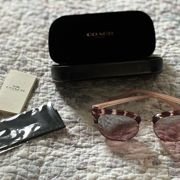 ๐Brand New Coach Cat Eye Sunglasses! ๐ถ๏ธ๐ - Picture 8 of 12